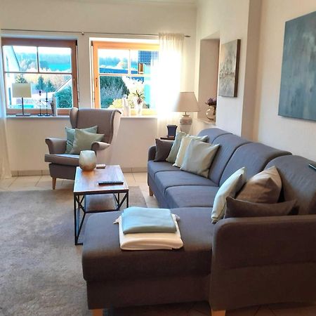 Holiday Flat With Idyllic Garden In Daun Buitenkant foto