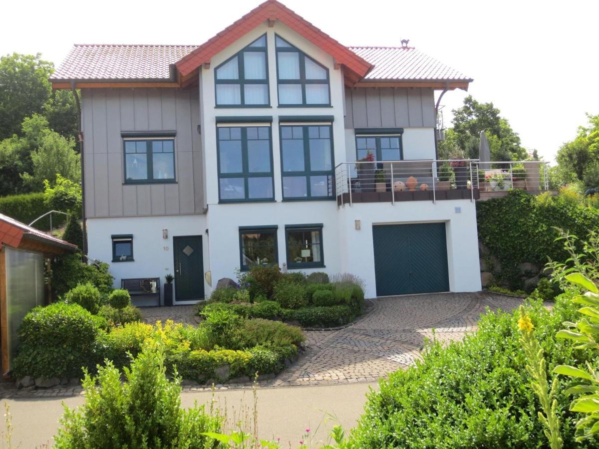 Holiday Flat With Idyllic Garden In Daun Buitenkant foto