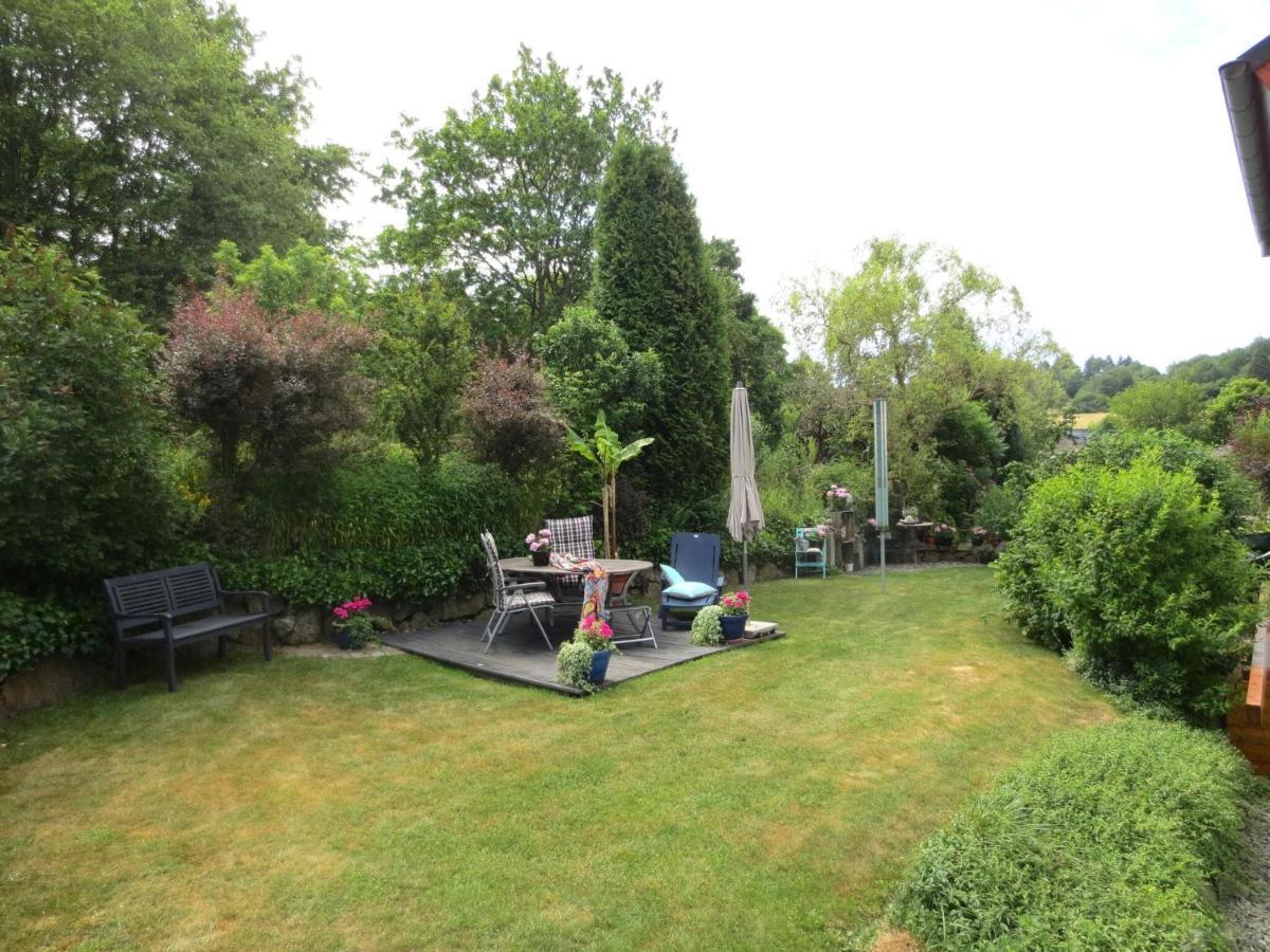 Holiday Flat With Idyllic Garden In Daun Buitenkant foto