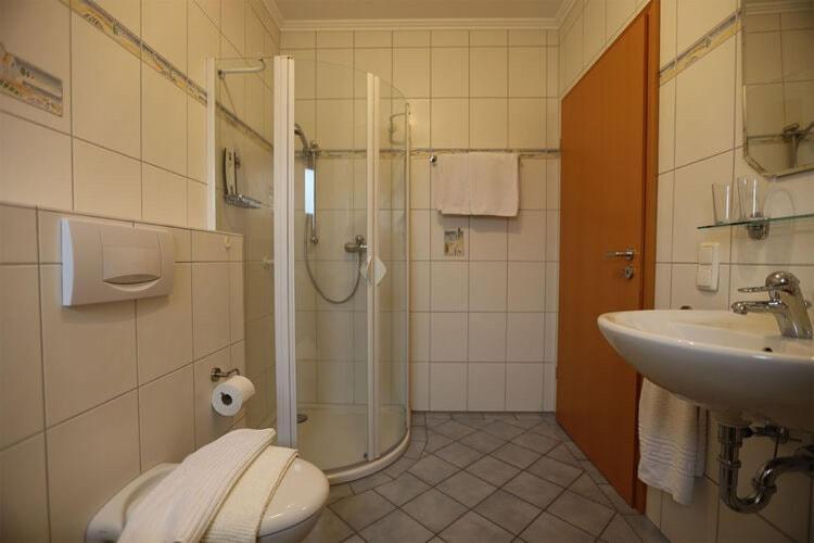 Holiday Flat With Idyllic Garden In Daun Buitenkant foto